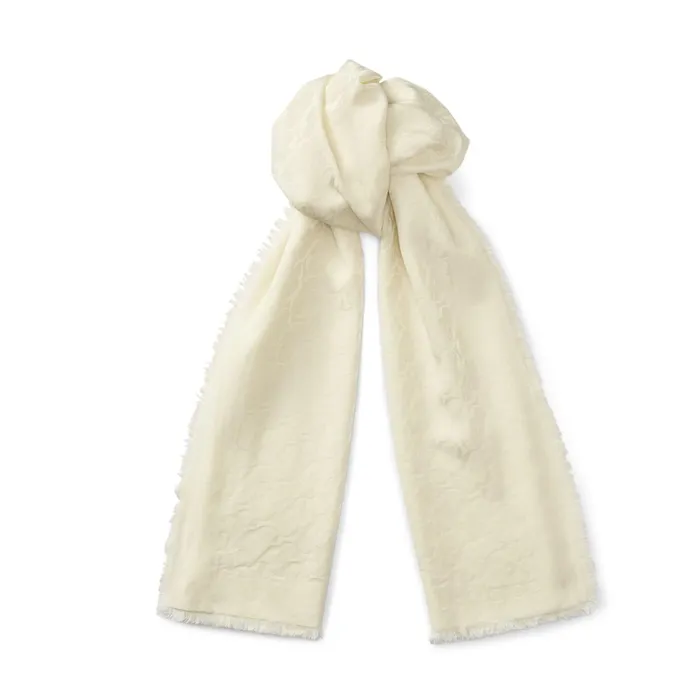 Alicia Latte Silk And Cashmere Stole With Jc Logo Jacquard S100 Latte Women JIMMY CHOO Scarves and Hats Alicia Latte Silk And Cashmere Stole With Jc Logo Jacquard S100 Latte Women JIMMY CHOO Scarves and Hats