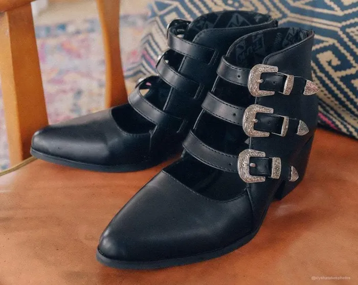 Black Faux Leather Western 3Buckle Pointed Block Heels Women TUK Shoes Mary Janes