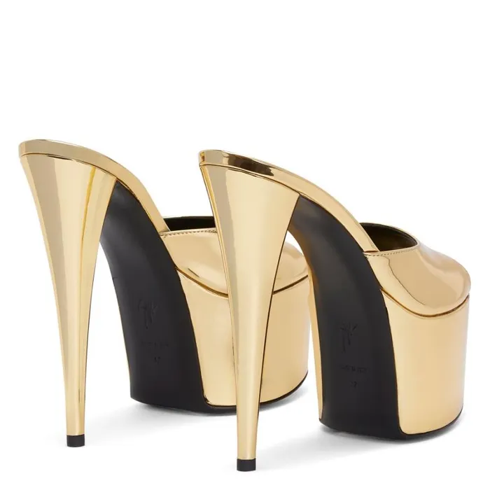 Gz Aida Gold Women Giuseppe Zanotti Sandals