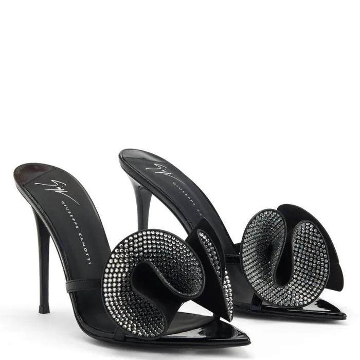 Intriigo Charmante Black Women Giuseppe Zanotti Sandals