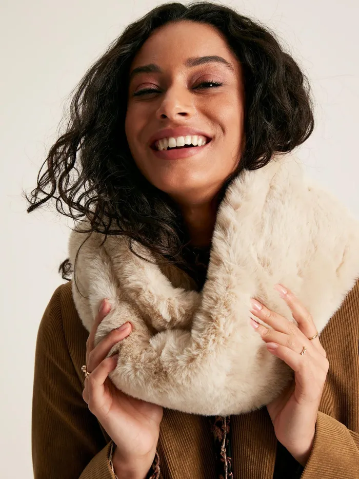 Joules Nelle 8211 Oatmeal Faux Fur Snood Scarf Women Scarves