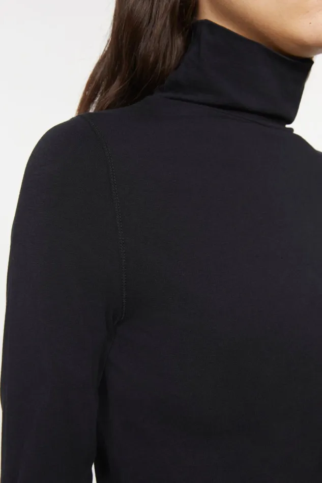 Kiena Turtle Neck Black Women Rodebjer Tops