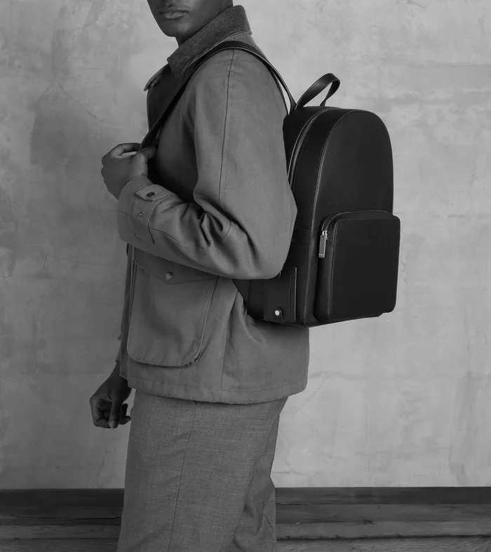 Le Tanneur Backpacks WomenMen Zipped Leather Backpack In Signature T Leather Black