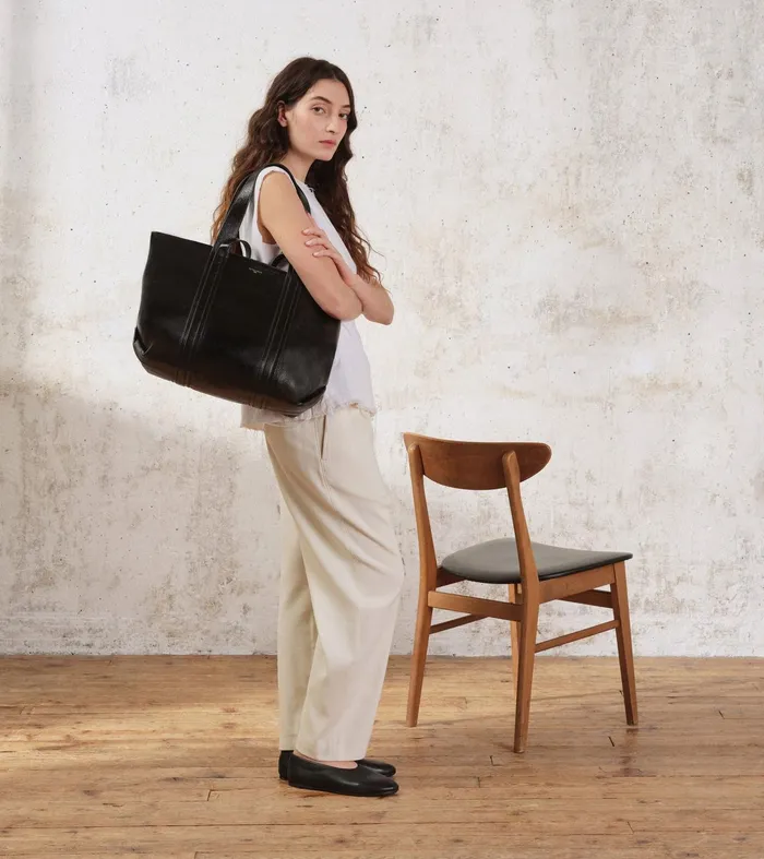 Le Tanneur Totes and Shoulder Bags Women GrCe Tote Bag In Grained Leather Black