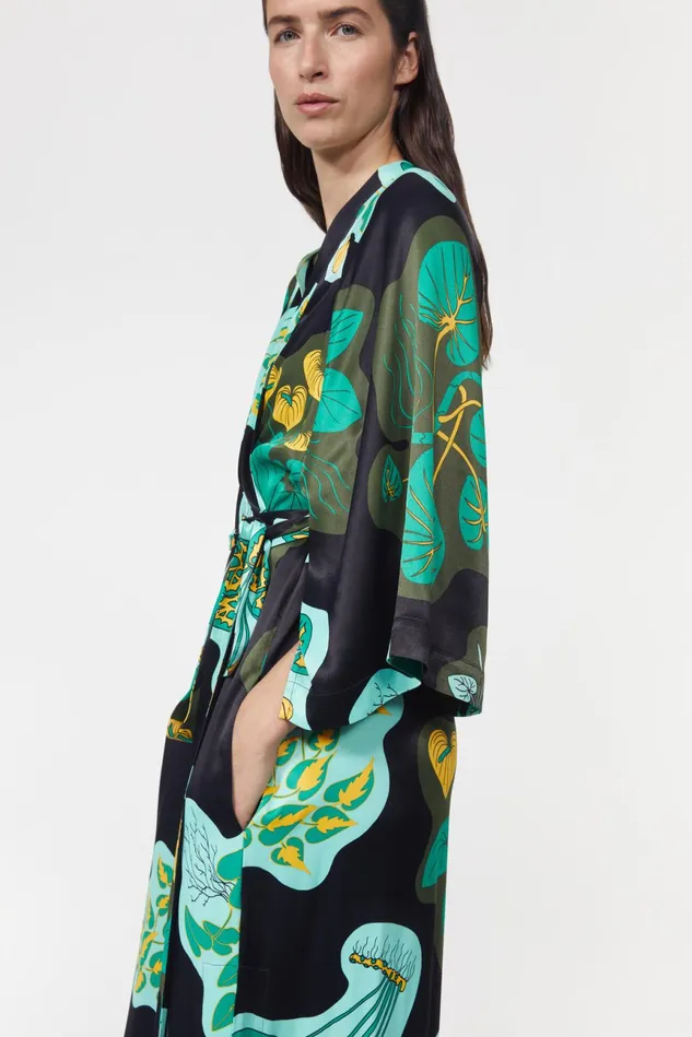 Mabelin Cape Leaf Black Women Rodebjer Dresses and Caftans
