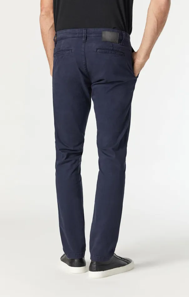 Men Johnny Slim Leg Chino In Dark Navy Twill Mavi Jeans Pants