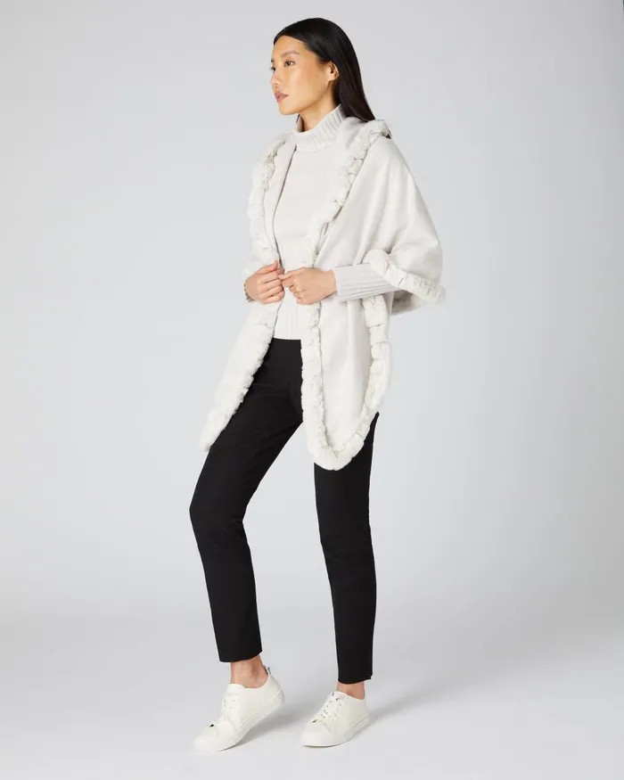 NPeal Cashmere Scarves Women Fur Edge Triangular Cashmere Scarf In Snow Grey