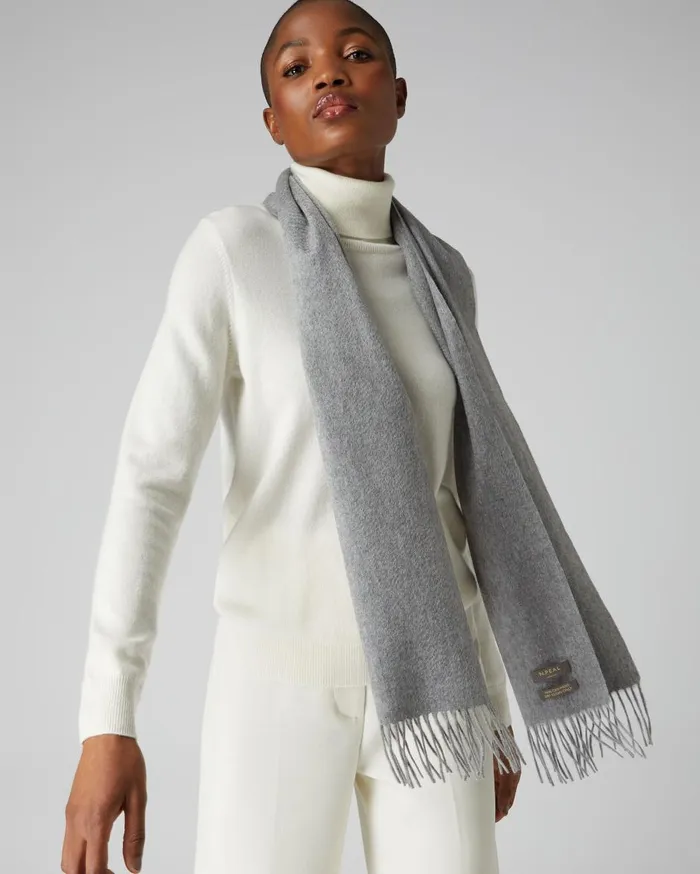 NPeal Scarves MenWomen Unisex Woven Cashmere Scarf In Flannel Grey