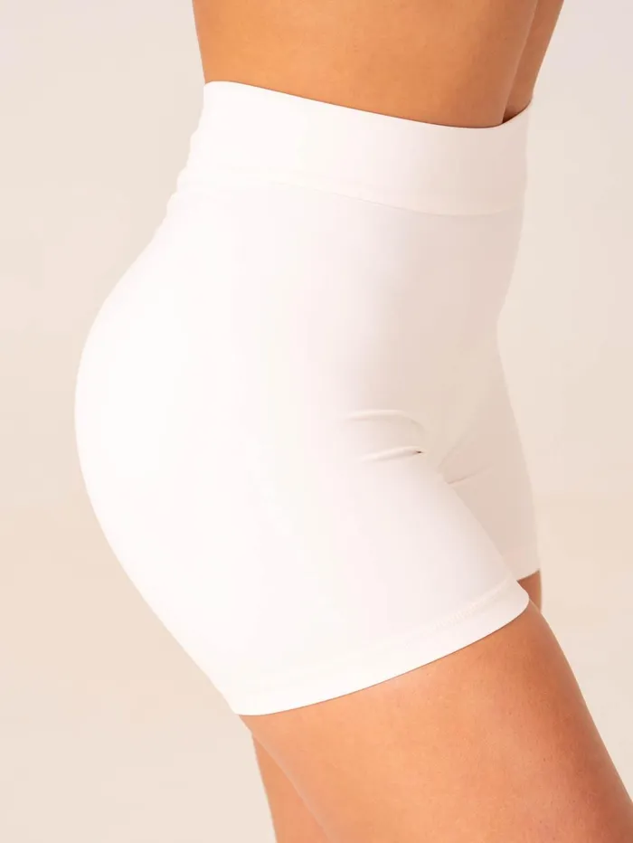 NKD V Scrunch Shorts 8211 Off White Women Ryderwear Gym Shorts