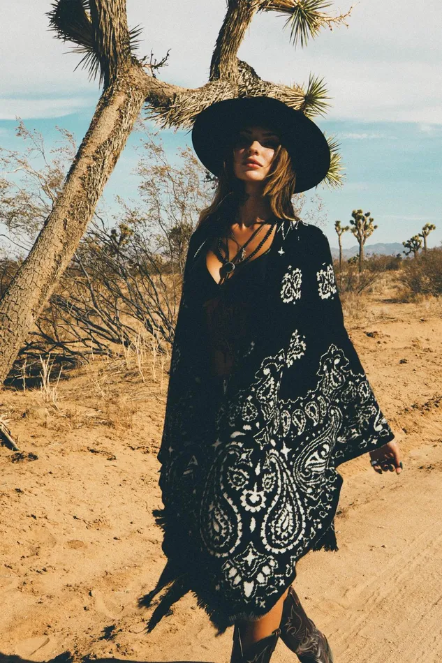 OTHER KNITWEAR WOMEN Western Poncho Black Paisley