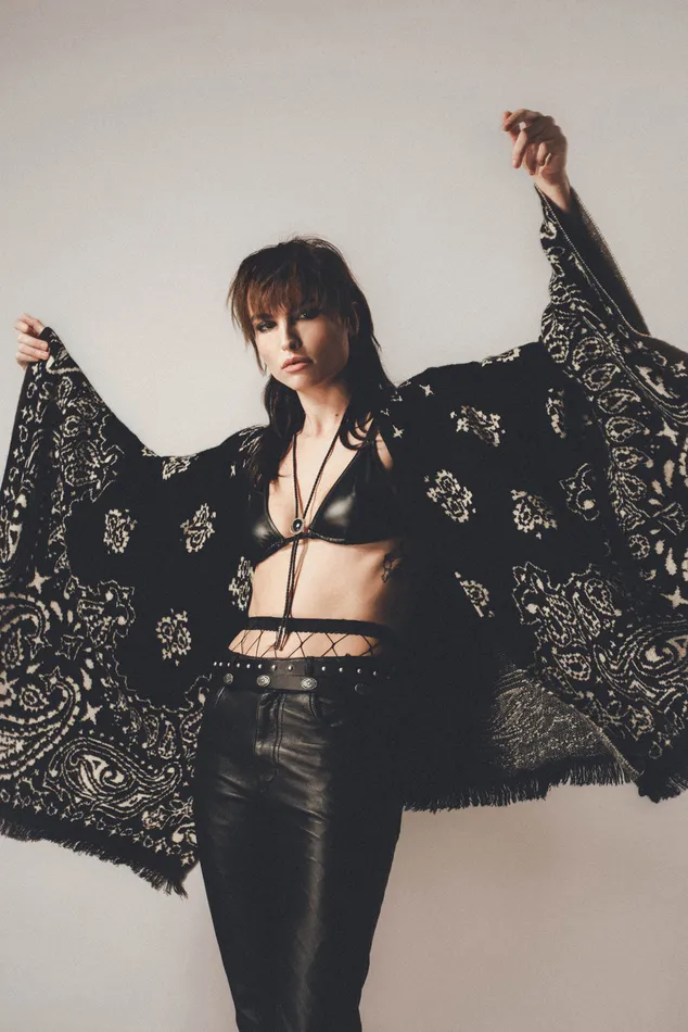 OTHER KNITWEAR WOMEN Western Poncho Black Paisley