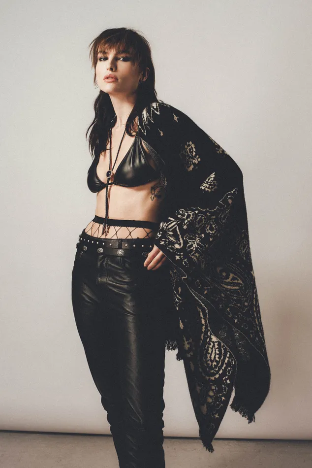 OTHER KNITWEAR WOMEN Western Poncho Black Paisley