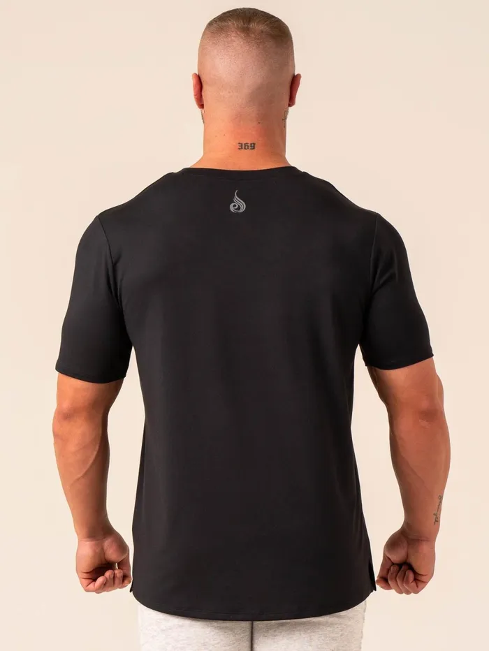 Soft Tech TShirt 8211 Black Men Ryderwear Tops