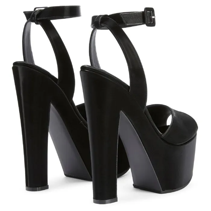 Tarifa Black Women Giuseppe Zanotti Sandals
