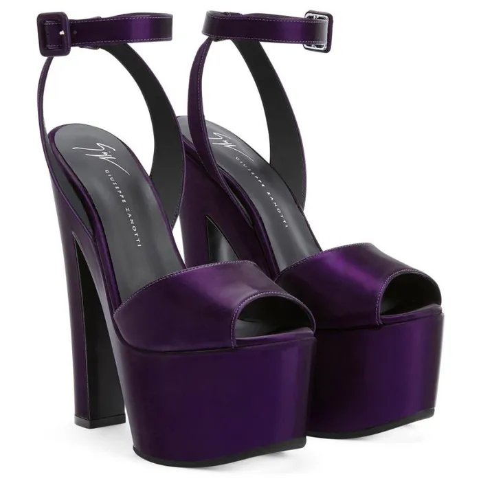 Tarifa PURPLE Women Giuseppe Zanotti Sandals
