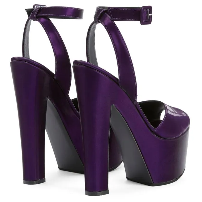 Tarifa PURPLE Women Giuseppe Zanotti Sandals