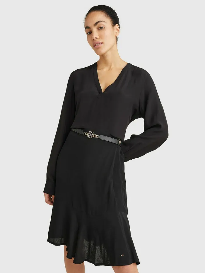 Tommy Hilfiger Long Sleeve VNeck Relaxed Fit Blouse Black Womens Shirts and Blouses Casaul Tommy Hilfiger Long Sleeve VNeck Relaxed Fit Blouse Black Womens Shirts and Blouses Casaul
