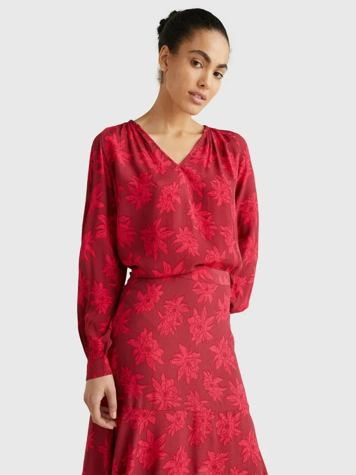 Tommy Hilfiger VNeck Floral Print Regular Fit Blouse Mid Scale BloomPink Splendor Womens Shirts and Blouses Gift Ideas Tommy Hilfiger VNeck Floral Print Regular Fit Blouse Mid Scale BloomPink Splendor Womens Shirts and Blouses Gift Ideas