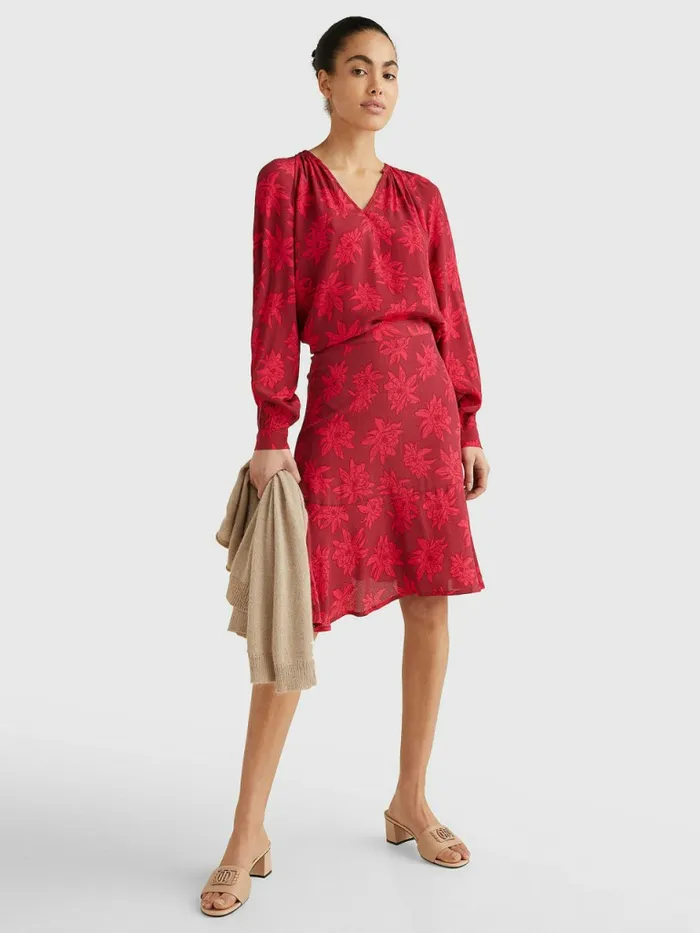 Tommy Hilfiger VNeck Floral Print Regular Fit Blouse Mid Scale BloomPink Splendor Womens Shirts and Blouses Gift Ideas