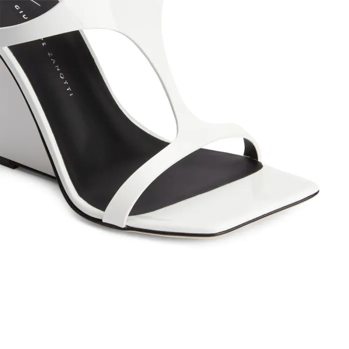 Tutankamon White Women Giuseppe Zanotti Sandals