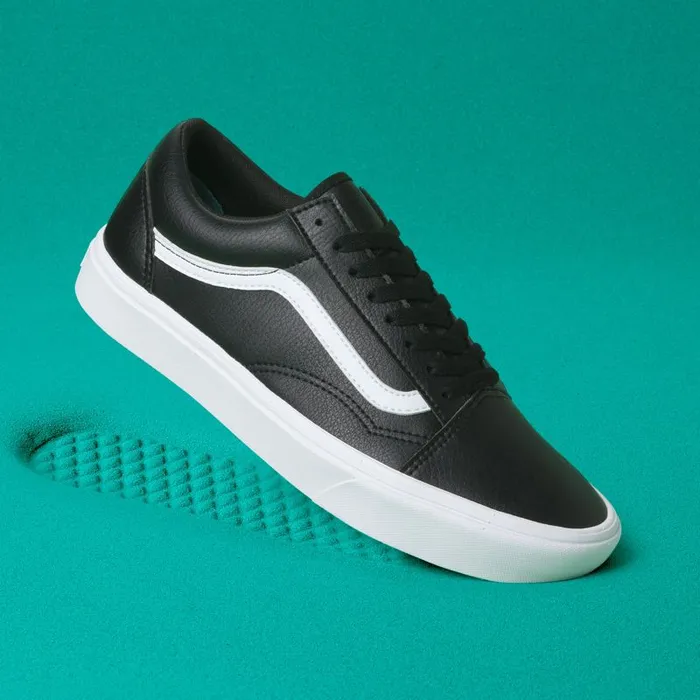 Vans Classics Shoes Mens Classic Tumble ComfyCush Old Skool Black
