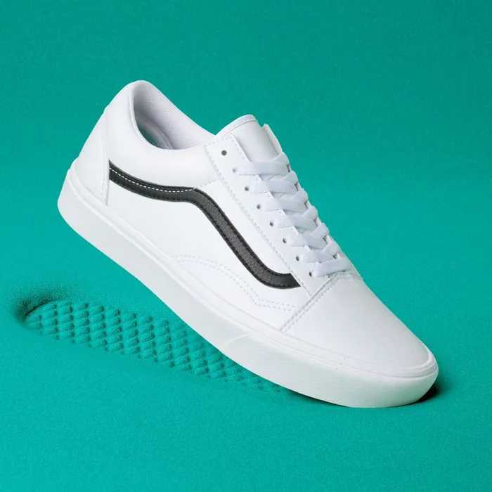 Vans Classics Shoes Mens Classic Tumble ComfyCush Old Skool True White