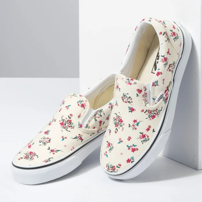 Vans Classics Shoes MensWomens Ditsy Floral Classic SlipOn Classic WhiteTrue White