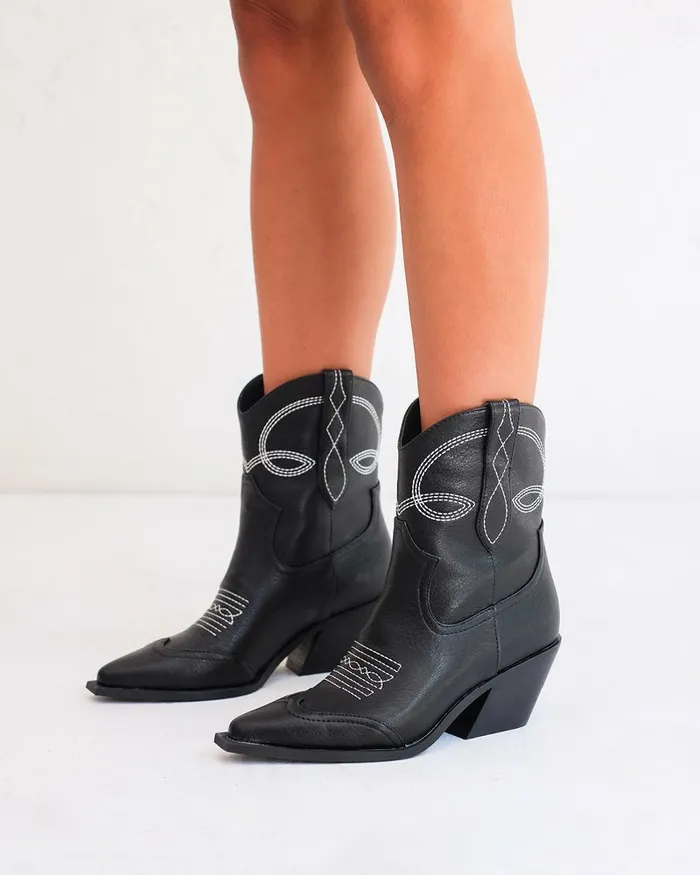 Women Ankle Boots Billini UDEL 8211 BLACKWHITE