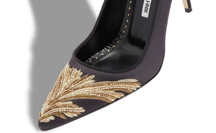 Women BB Manolo Blahnik BB 90 Black Silk Embroidered Pointed Toe Pumps Women BB Manolo Blahnik BB 90 Black Silk Embroidered Pointed Toe Pumps