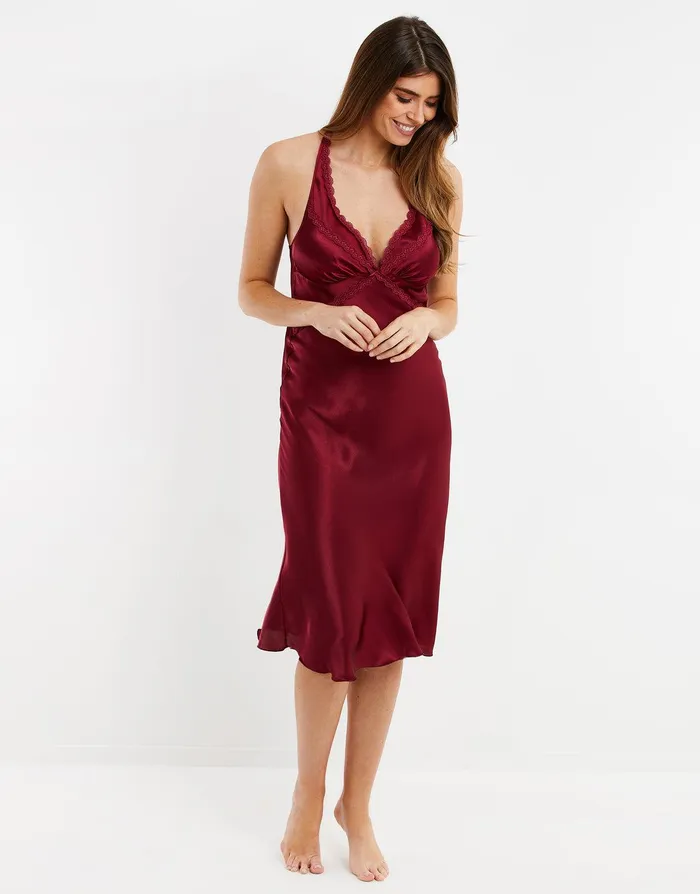 Women Burgundy Satin Halterneck Night Dress Burgundy Threadbare Loungewear Women Burgundy Satin Halterneck Night Dress Burgundy Threadbare Loungewear