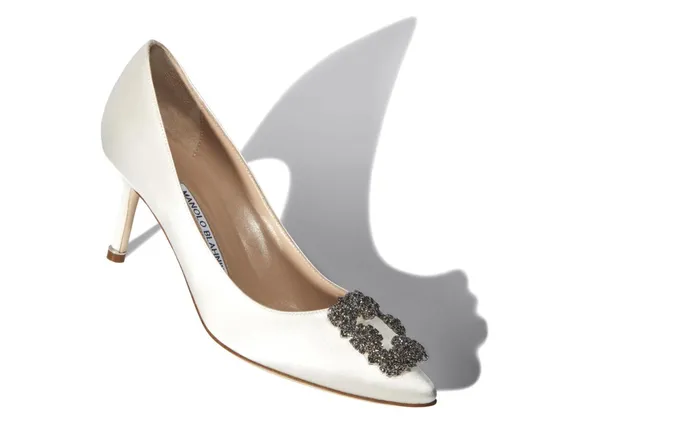Women Dress Shoes Manolo Blahnik HANGISI 70 White Satin Jewel Buckle Pumps Women Dress Shoes Manolo Blahnik HANGISI 70 White Satin Jewel Buckle Pumps