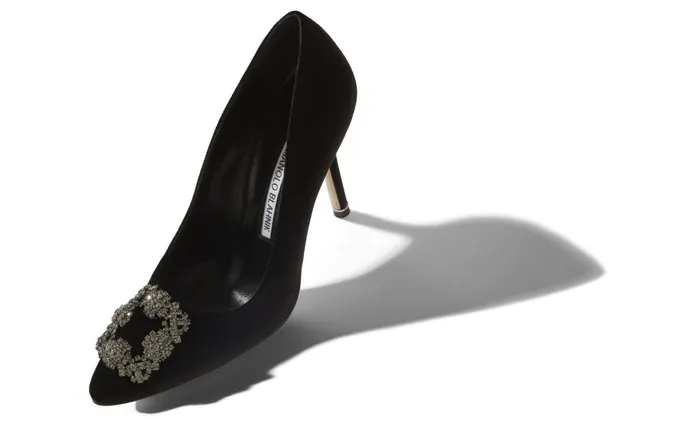 Women Dress Shoes Manolo Blahnik HANGISI VELVET Black Velvet Jewel Buckle Pumps Women Dress Shoes Manolo Blahnik HANGISI VELVET Black Velvet Jewel Buckle Pumps