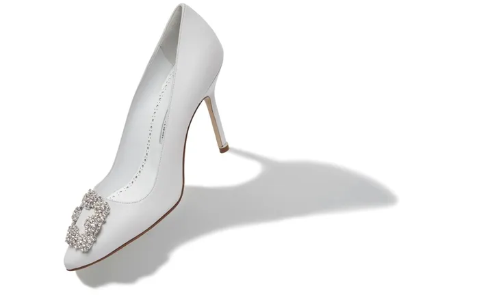 Women Dress Shoes Manolo Blahnik HANGISI White Calf Leather Jewel Buckle Pumps Women Dress Shoes Manolo Blahnik HANGISI White Calf Leather Jewel Buckle Pumps
