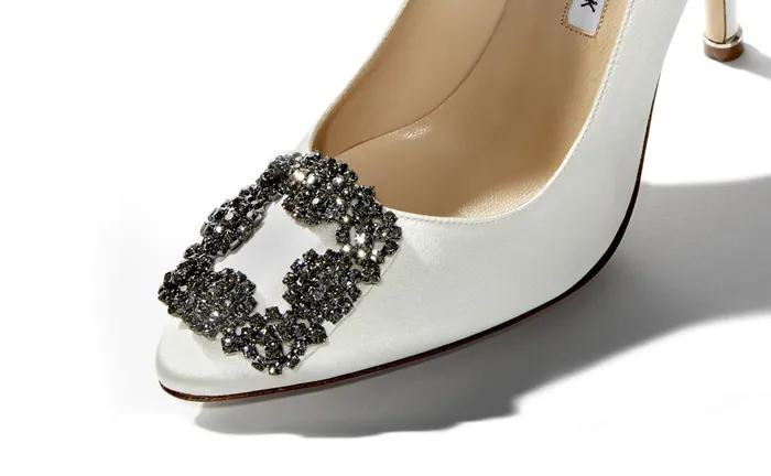 Women Dress Shoes Manolo Blahnik HANGISI White Satin Jewel Buckle Pumps Women Dress Shoes Manolo Blahnik HANGISI White Satin Jewel Buckle Pumps