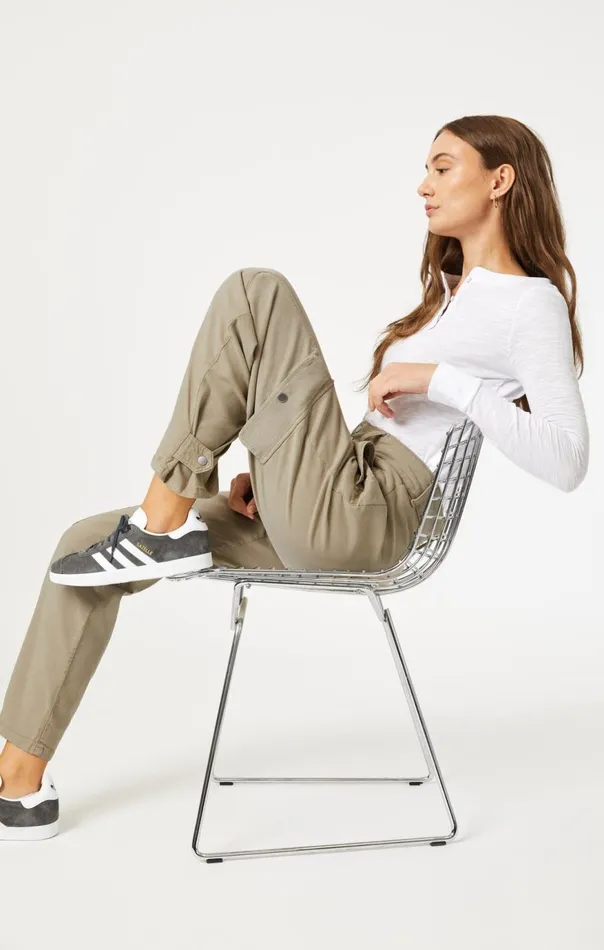 Women Elsie Cargo Pants In Chinchilla Luxe Twill Mavi Jeans Pants