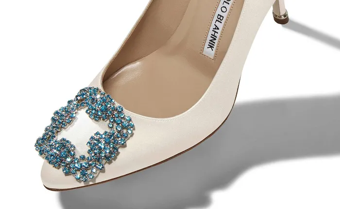 Women Hangisi Manolo Blahnik HANGISI BRIDE 90 White Satin Jewel Buckle Pumps Women Hangisi Manolo Blahnik HANGISI BRIDE 90 White Satin Jewel Buckle Pumps