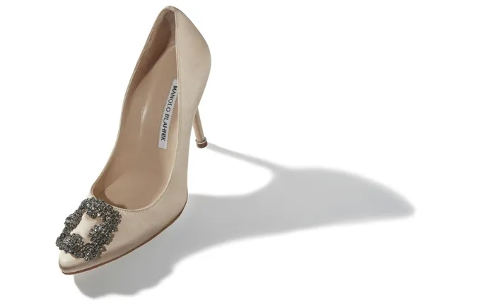 Women Hangisi Manolo Blahnik HANGISI Champagne Satin Jewel Buckle Pumps Women Hangisi Manolo Blahnik HANGISI Champagne Satin Jewel Buckle Pumps
