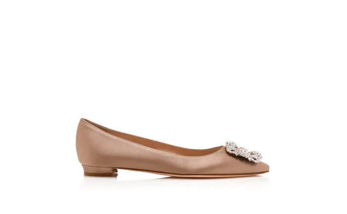 Women Hangisi Manolo Blahnik HANGISIFLAT Beige Satin Jewel Buckle Flat Shoes Women Hangisi Manolo Blahnik HANGISIFLAT Beige Satin Jewel Buckle Flat Shoes