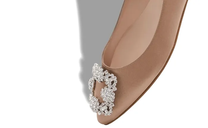 Women Hangisi Manolo Blahnik HANGISIFLAT Beige Satin Jewel Buckle Flat Shoes Women Hangisi Manolo Blahnik HANGISIFLAT Beige Satin Jewel Buckle Flat Shoes