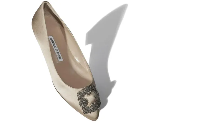 Women Hangisi Manolo Blahnik HANGISIFLAT Champagne Satin Jewel Buckle Flat Shoes Women Hangisi Manolo Blahnik HANGISIFLAT Champagne Satin Jewel Buckle Flat Shoes