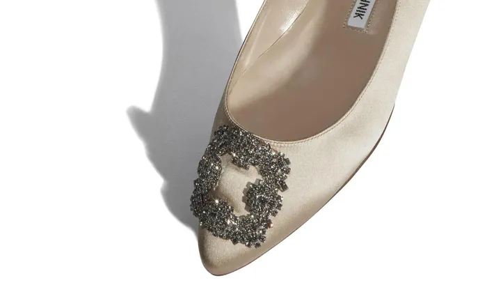 Women Hangisi Manolo Blahnik HANGISIFLAT Champagne Satin Jewel Buckle Flat Shoes Women Hangisi Manolo Blahnik HANGISIFLAT Champagne Satin Jewel Buckle Flat Shoes