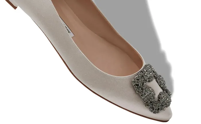 Women Hangisi Manolo Blahnik HANGISIFLAT Light Grey Satin Jewel Buckle Flat Shoes Women Hangisi Manolo Blahnik HANGISIFLAT Light Grey Satin Jewel Buckle Flat Shoes