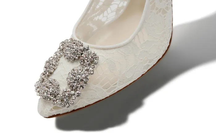 Women Hangisi Manolo Blahnik HANGISILACE Cream Lace Jewel Buckle Pumps Women Hangisi Manolo Blahnik HANGISILACE Cream Lace Jewel Buckle Pumps
