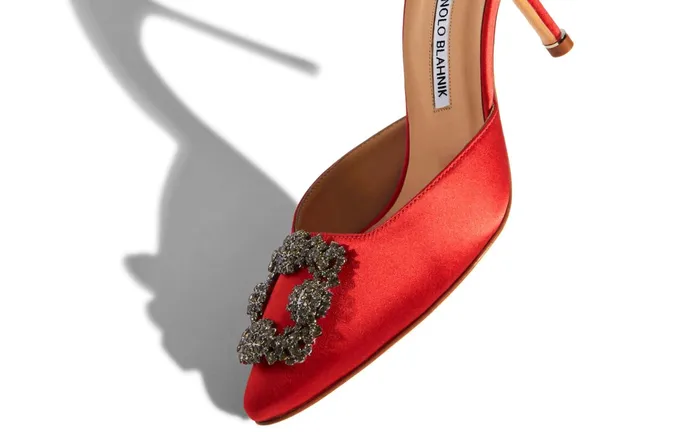 Women Hangisi Manolo Blahnik HANGISIMU Red Satin Jewel Buckle Mules Women Hangisi Manolo Blahnik HANGISIMU Red Satin Jewel Buckle Mules