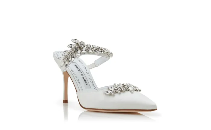 Women High Heels Manolo Blahnik LURUM Ivory Satin Crystal Embellished Mules