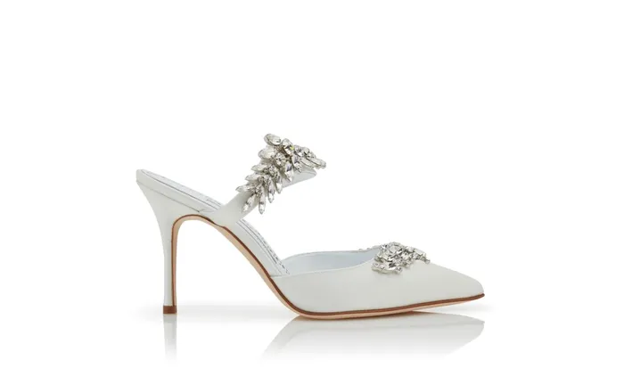 Women High Heels Manolo Blahnik LURUM Ivory Satin Crystal Embellished Mules Women High Heels Manolo Blahnik LURUM Ivory Satin Crystal Embellished Mules