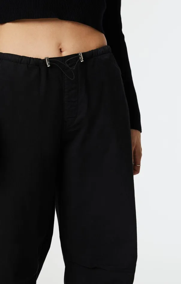 Women Hill Parachute Pants In Dark Smoke Move Mavi Jeans Pants Women Hill Parachute Pants In Dark Smoke Move Mavi Jeans Pants