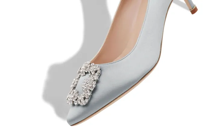 Women Low Heels Manolo Blahnik HANGISI 50 Pale Green Satin Jewel Buckle Pumps Women Low Heels Manolo Blahnik HANGISI 50 Pale Green Satin Jewel Buckle Pumps