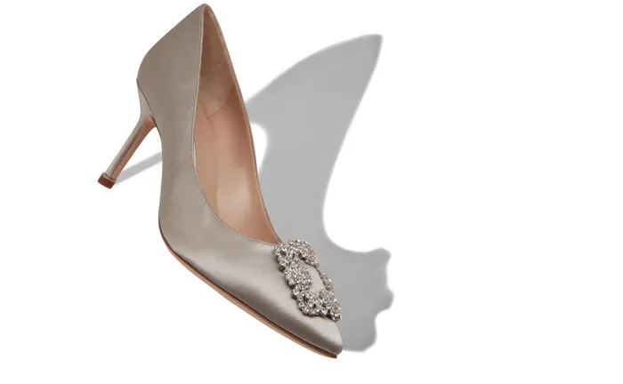 Women Mid Heels Manolo Blahnik HANGISI 70 Light Grey Satin Jewel Buckle Pumps Women Mid Heels Manolo Blahnik HANGISI 70 Light Grey Satin Jewel Buckle Pumps