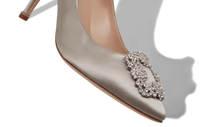 Women Mid Heels Manolo Blahnik HANGISI 70 Light Grey Satin Jewel Buckle Pumps Women Mid Heels Manolo Blahnik HANGISI 70 Light Grey Satin Jewel Buckle Pumps